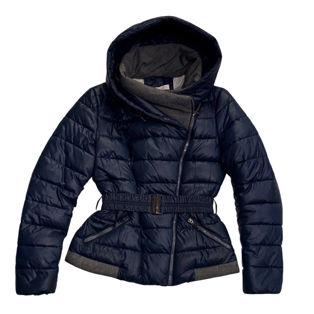Elegant Navy Puffer Jacket with Belt